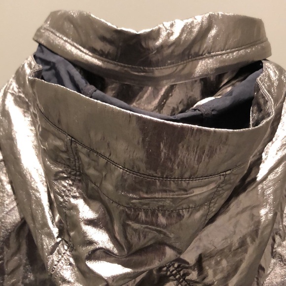 Ivivva girl’s iridescent windbreaker - Picture 3 of 12